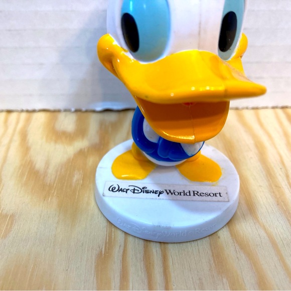 Kellogg Canada Mini Donald Duck Bobblehead - Picture 2 of 3